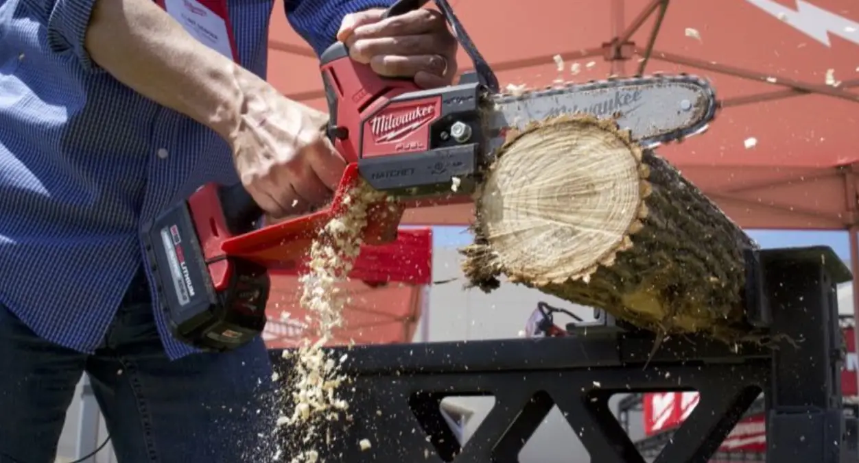 Milwaukee M18 Fhs20 Fuel Hatchet Pruning Saw User Manual Milwaukee M18 Fhs20 Fuel Hatchet Pruning Saw User Manual