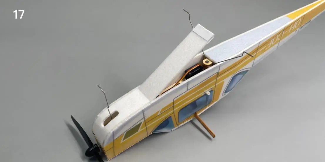 Minimum RC Cessna-152 Airplane - Overview 17