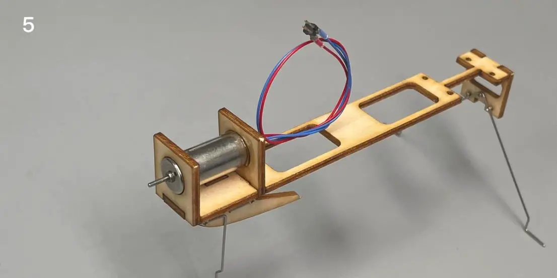 Minimum RC Cessna-152 Airplane - Overview 5