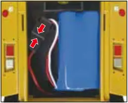 CAT 272D3 - Operating Instructions 8