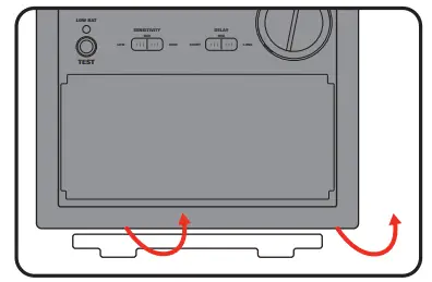 ozito ADWH 011 Auto Darkening Welding Helmet - Cleaning The Lens Assembly 2