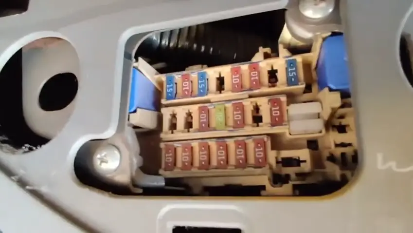 Nissan Versa Fuse Box Diagram