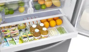 SAMSUNG 5021 Series Refrigerator - Image 5