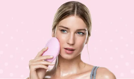 FOREO LUNA 3 Smart Facial Cleansing and Firming Massage - FIG