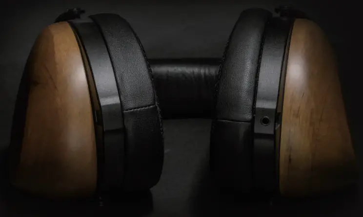 HIFIMAN HE-R10 Closed Back Planar Magnetic Headphones - Pads