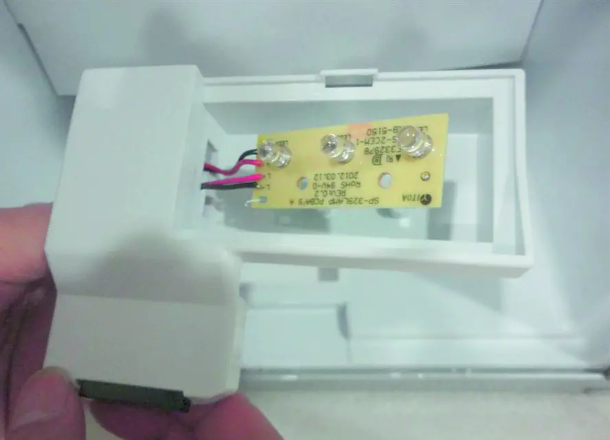 DOMETIC Refrigeration Mini Fridges - Changing the lightbulb 3