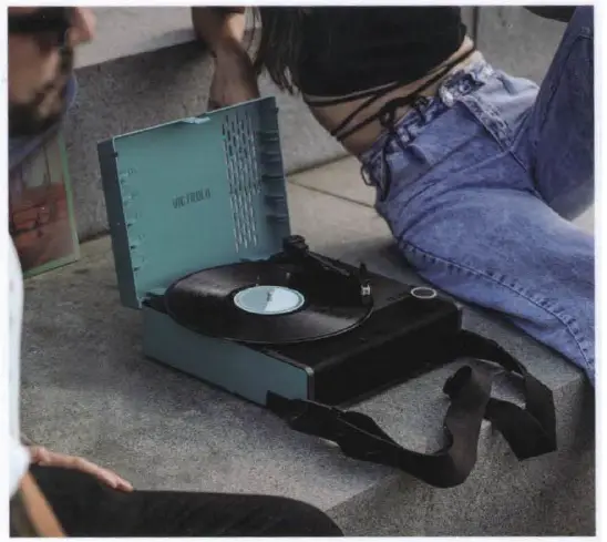 VICTROLA-VPB-400-Portable-Bluetooth-Speaker-with-Built-in-Wireless-Charger-13