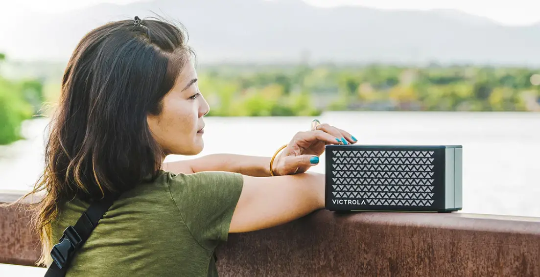 Victrola Vpb-400 Portable Bluetooth Speaker With Built-in Wireless Charger Instruction Manual