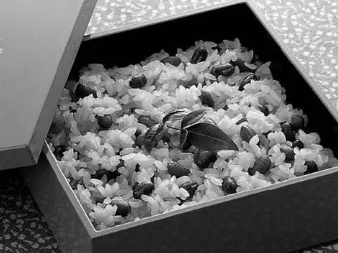 SWEET RICE COOKED WITH ADZUKI BEANS