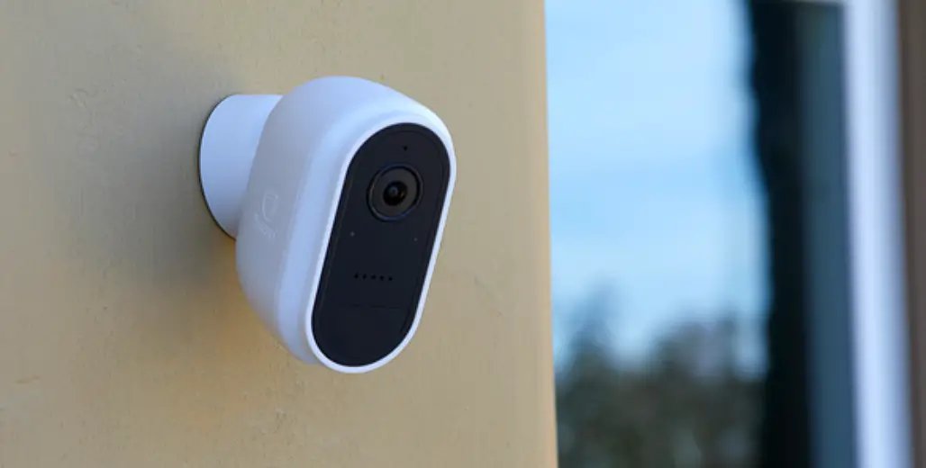 Chacon Ipcam-be03-ps Battery Operated Camera User Guide Chacon Ipcam-be03-ps Battery Operated Camera User Guide