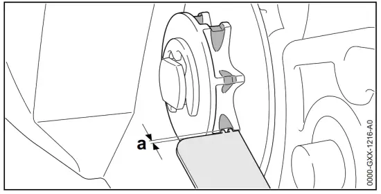 STIHL MSA 161 T Handle Battery Chainsaw - Checking