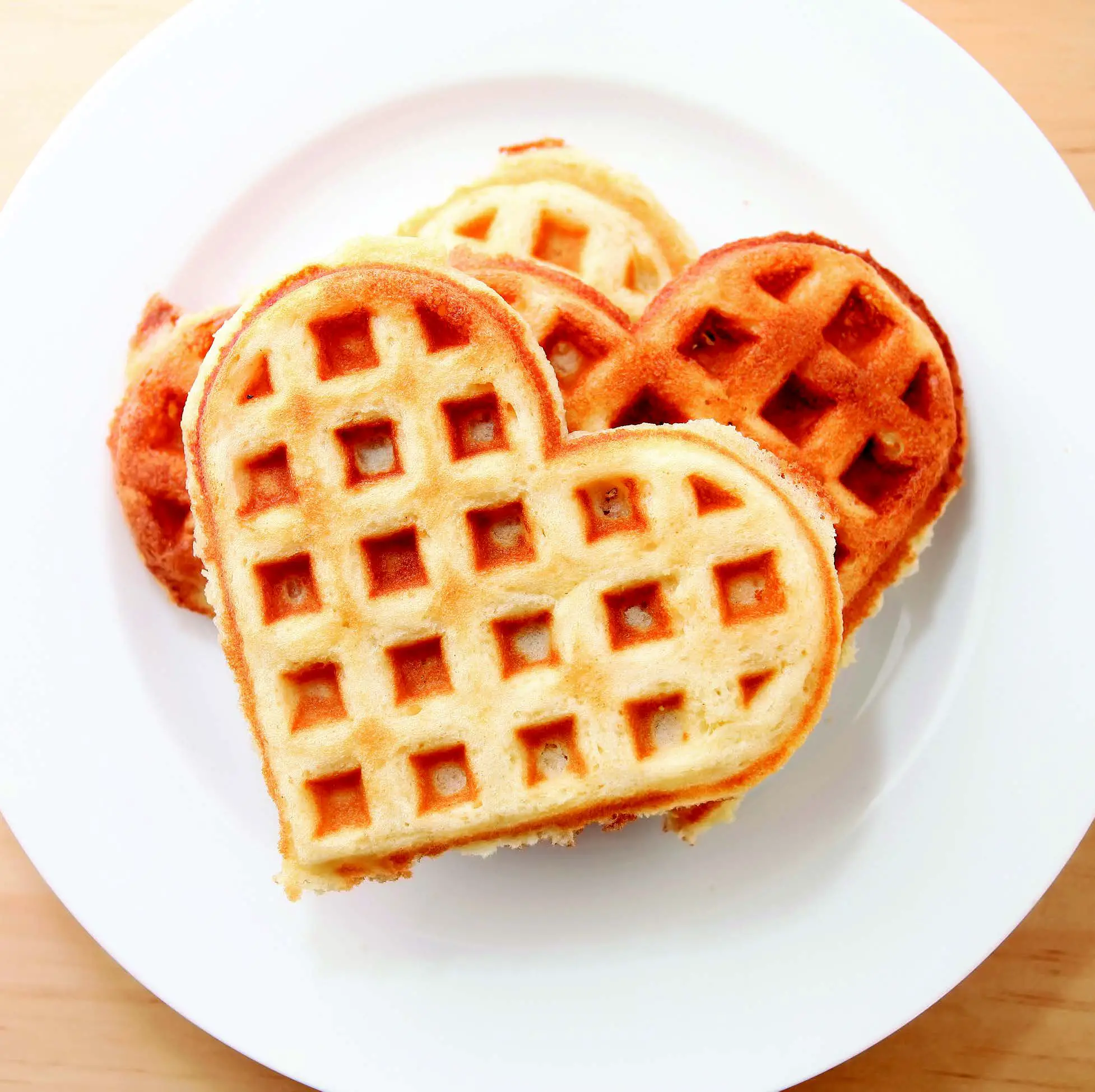 DASH-heart-mini-waffle-maker-13