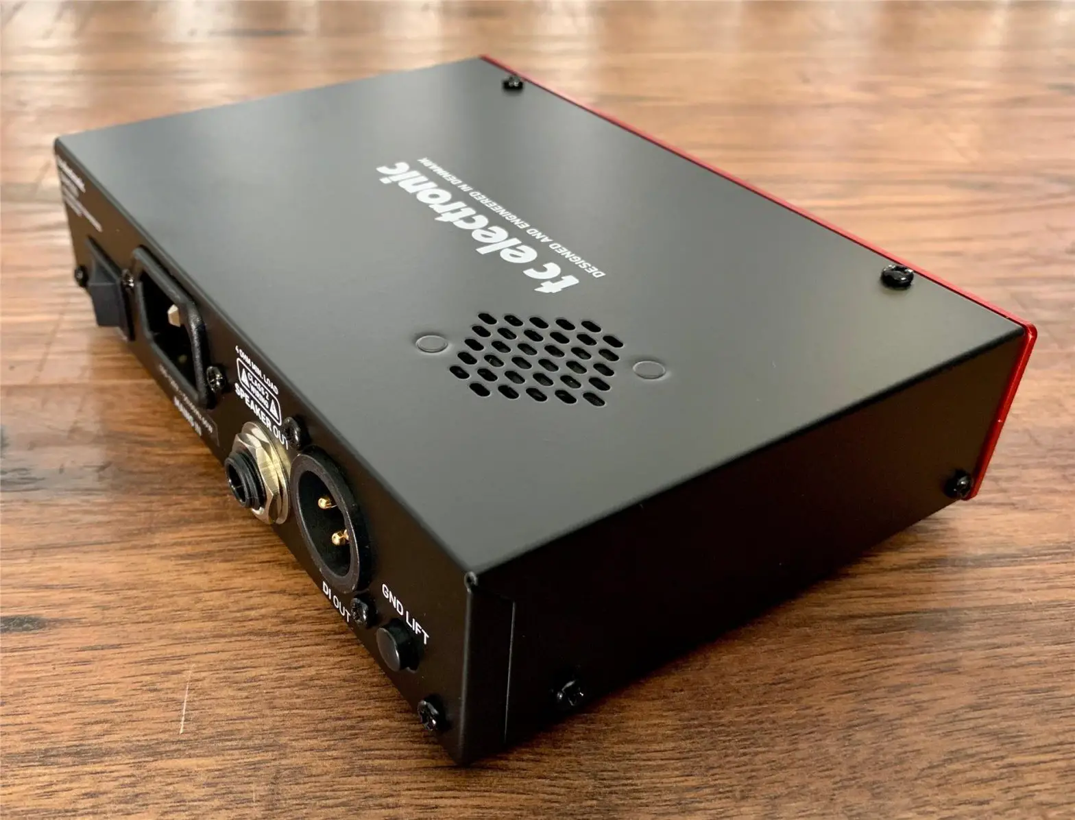 Tc Electronic Ultra-compact 200 Watt Bass Head Class-d Amp Technology User Guide Tc Electronic Ultra-compact 200 Watt Bass Head Class-d Amp Technology User Guide