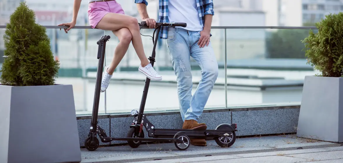 Serenelife Sladtavl Lightweight And Foldable Kick Scooter User Guide