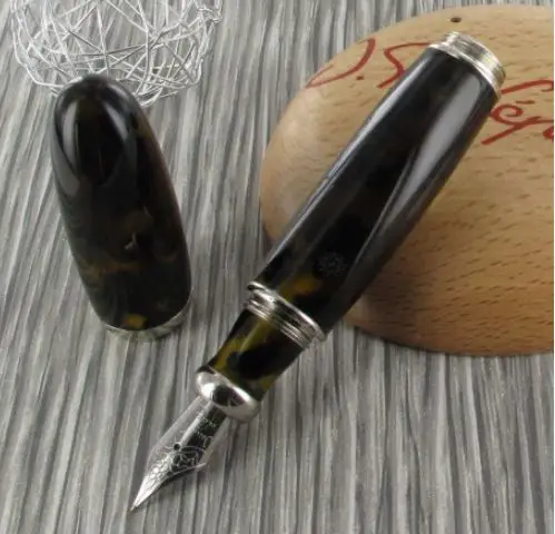 Plume-AT43F-Attila-Fountain-Pen