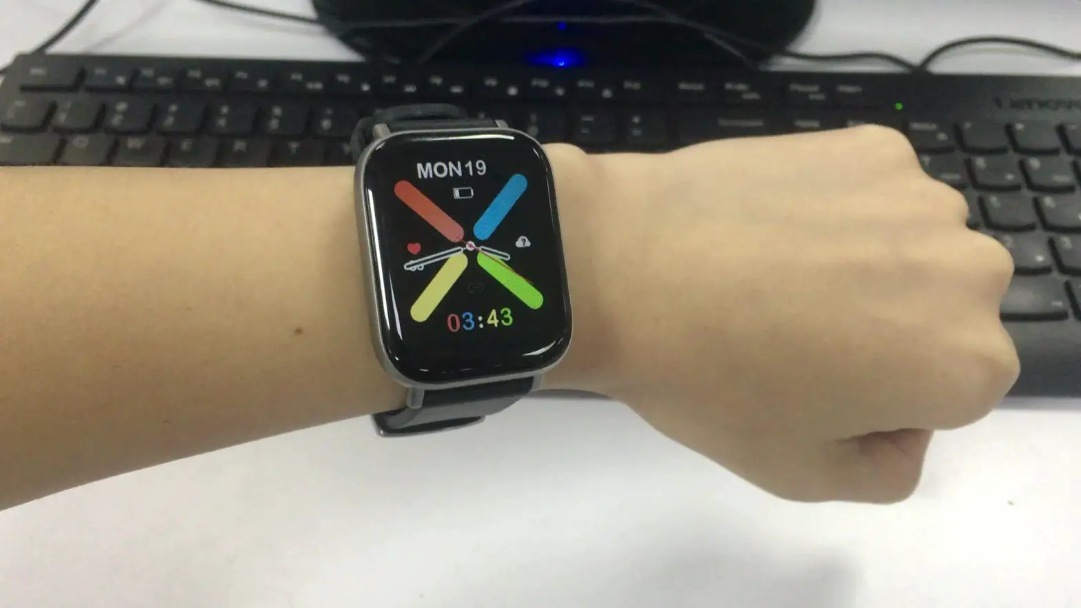 Shenzhen Tomstar Technology Ts21 Smart Watch User Manual Shenzhen Tomstar Technology Ts21 Smart Watch User Manual