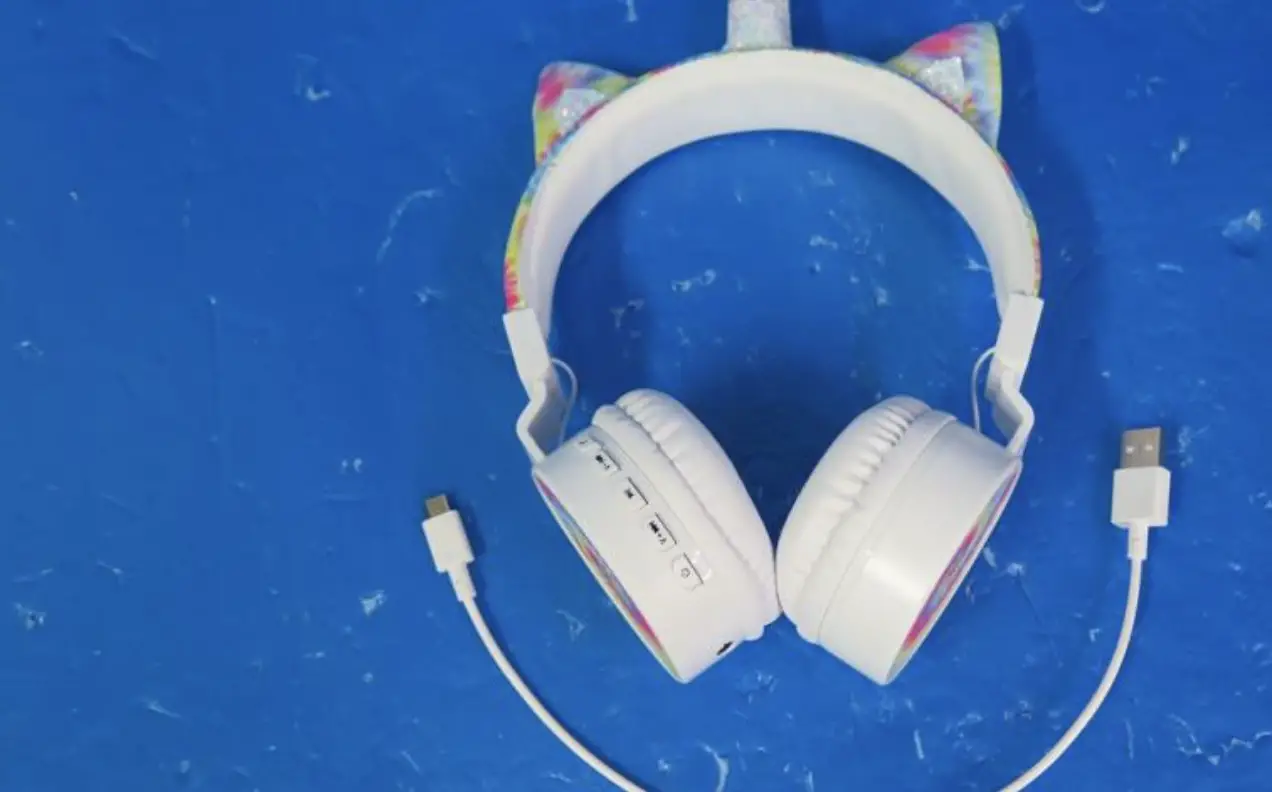 Three Champions Enterprise 3cbthp01 E/d Hp Bt Wireless Headphones Instructions