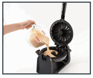 Alex K51473 Bundt Cake Maker - Pour