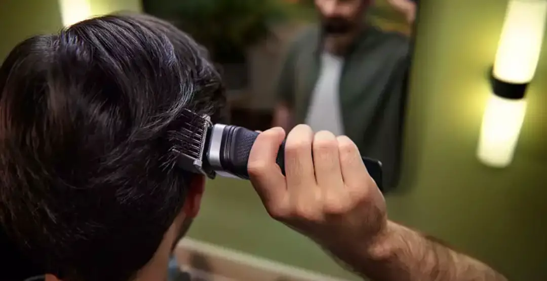 Philips Mg5910 Norelco Series 5000 All-in-one Trimmer Owner's Manual Philips Mg5910 Norelco Series 5000 All-in-one Trimmer Owner's Manual