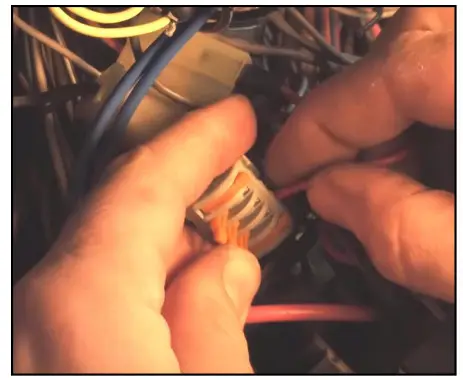 GOWESTY AUX-700 Auxiliary Battery Kit - Figure 14