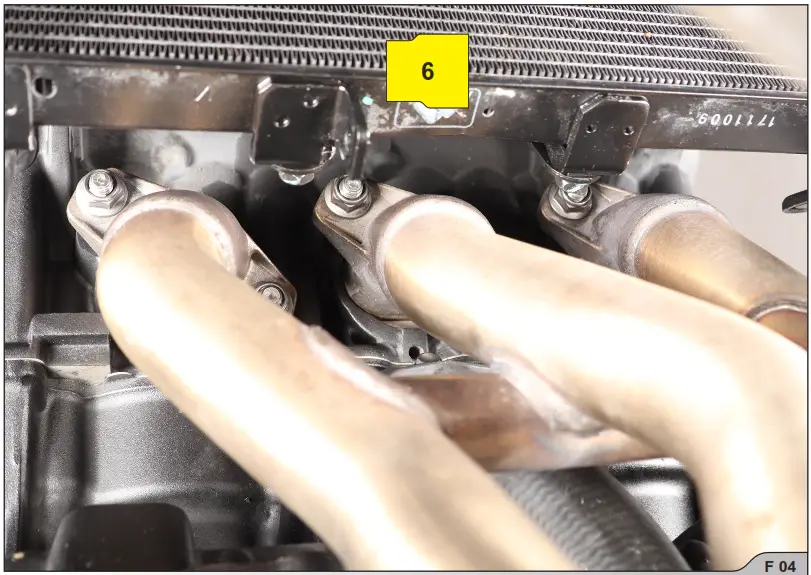 Akrapovi Triumph Trident 660 Racing Line Motorcycle Exhaust - FIG4