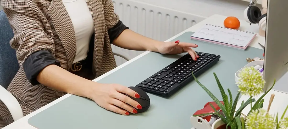 Perixx Periboard-733 Wireless Backlit Rechargeable Scissor Keyboard User Manual Perixx Periboard-733 Wireless Backlit Rechargeable Scissor Keyboard User Manual