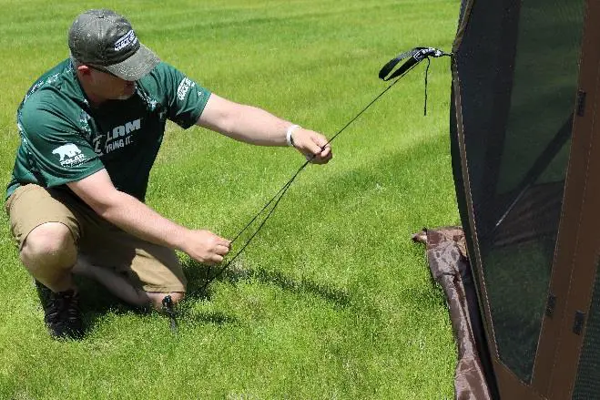 CLAM 12875 5 Sided Quick Set Venture Screen Tent (7)