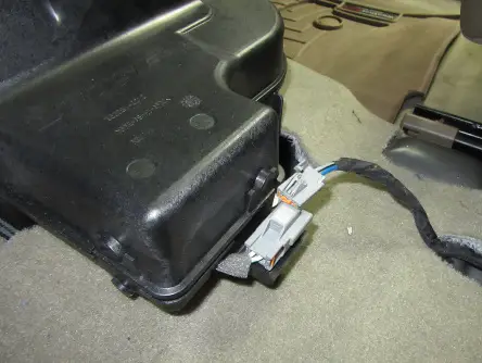 JL-AUDIO-94645-2014-2018-Chevrolet-Silverado-&amp-GMC-Sierra-fig-21