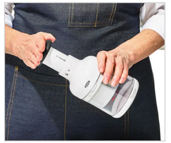 oxo B0002YTFU0 Grips Chopper - fig