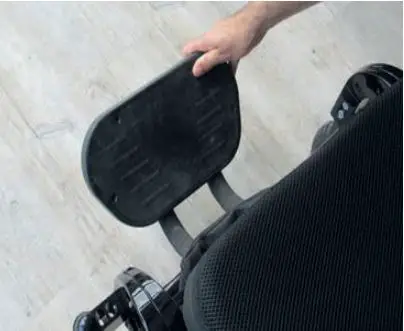 drive DeVilbiss AFPC17BLK Autofold Powerchair User Guide - Drop down armrests and pull down footrest
