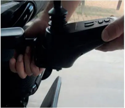 drive DeVilbiss AFPC17BLK Autofold Powerchair User Guide - Install Joystick