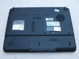 IFIXIT-Toshiba-Satellite-L305-S5946-Motherboard-Replacement-01