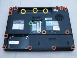 IFIXIT-Toshiba-Satellite-L305-S5946-Motherboard-Replacement-18