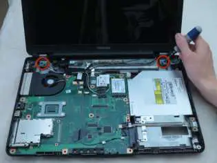 IFIXIT-Toshiba-Satellite-L305-S5946-Motherboard-Replacement-23