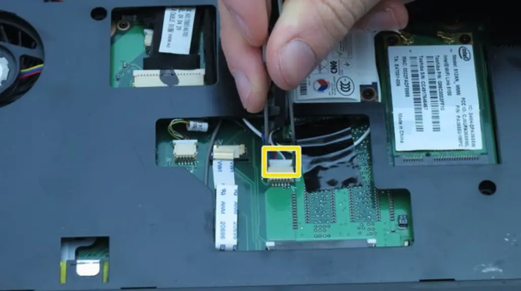 Ifixit Toshiba Satellite L305-s5946 Motherboard Replacement Instruction Manual Ifixit Toshiba Satellite L305-s5946 Motherboard Replacement Instruction Manual