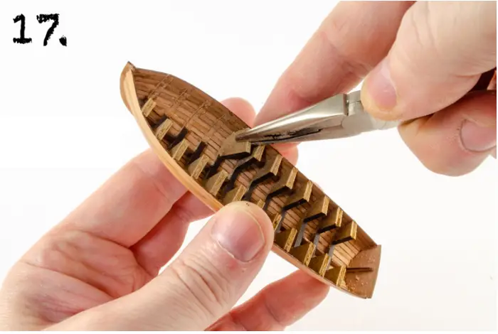 VANGUARD MODELS KR-62144 26 Inch Wood Boat - fig17