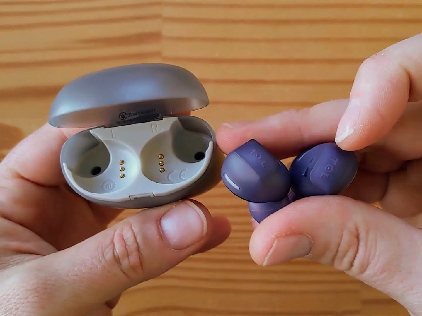 Tcl True Wireless Earbuds Pumping Bass User Manual Tcl True Wireless Earbuds Pumping Bass User Manual