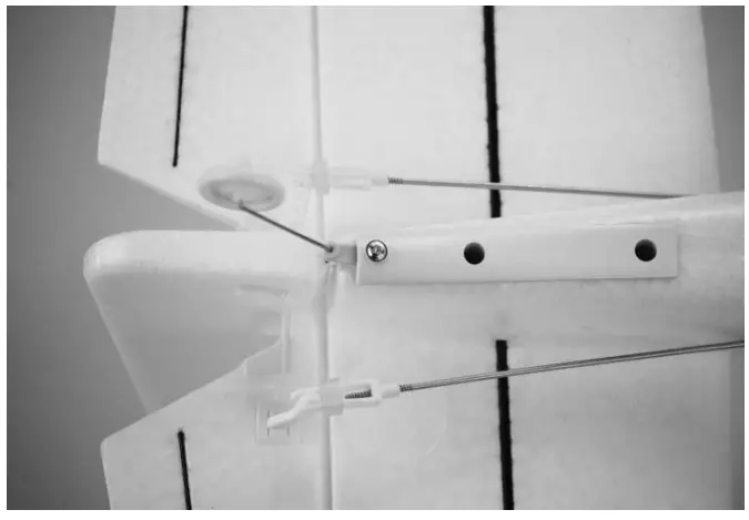 HobbyKing Phoenix 2000 Composite R C-fig14