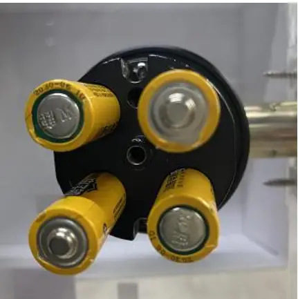 Geek L-B400 Keyless Fingerprint - install the batteries