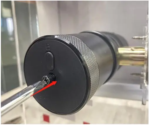 Geek L-B400 Keyless Fingerprint - please note the