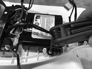 Razor W15156208003 Hovertrax Prizma Battery Replacement-- Step 4
