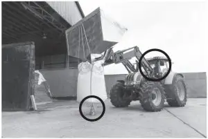 KERBL 29428 BigBag Auslauf-Workstation at the machine