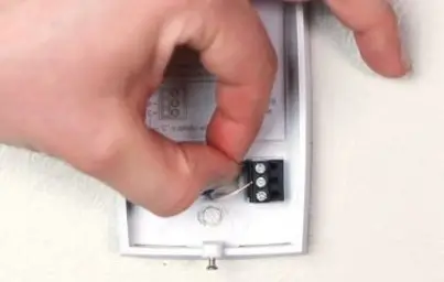 Wyze Thermostat User Guide 8 Remove Jumper Wires