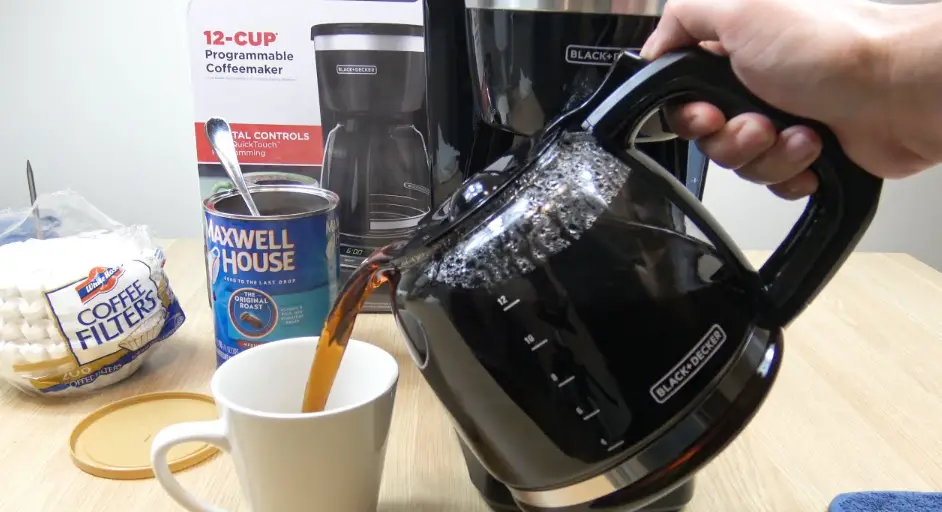 Black Decker Cm1240b 12-cup Programmable Coffee Maker User Manual Black Decker Cm1240b 12-cup Programmable Coffee Maker User Manual