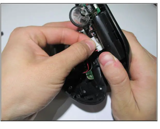 IFIXIT-22847-Anker-2.4G-Wireless-Mouse-Sensor-fig-4