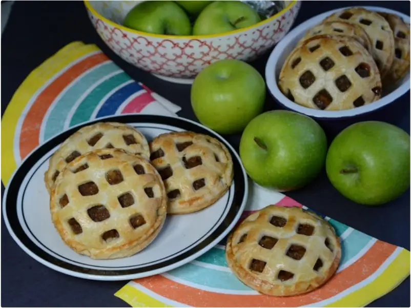 Mini Apple Pies Made with 3D Printed Lattice Cutter 1