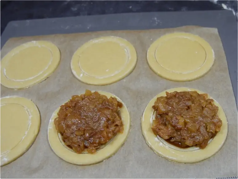 Mini Apple Pies Made with 3D Printed Lattice Cutter 18