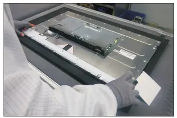 DELL P3223QE 4K USB C Hub Monitor - fig 30