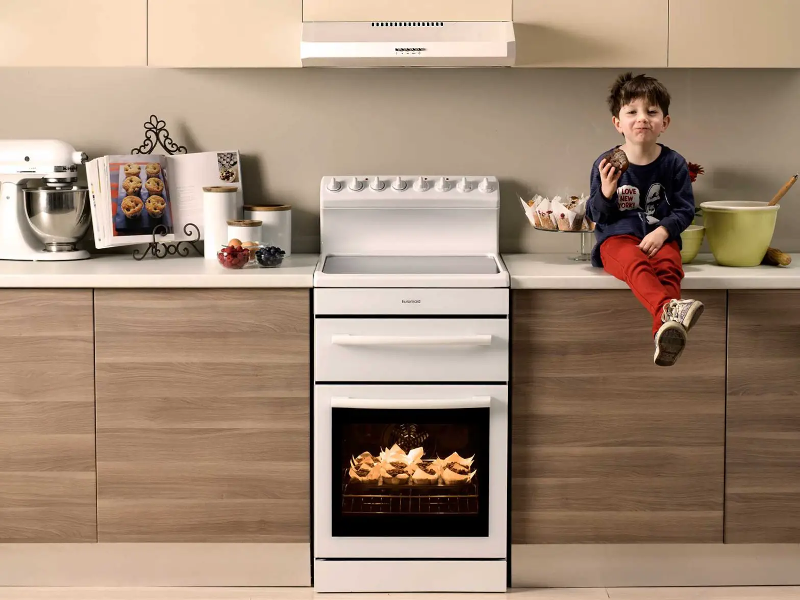 Euromaid Freestanding Ceramic Cooktop Electric Oven User Manual Euromaid Freestanding Ceramic Cooktop Electric Oven User Manual