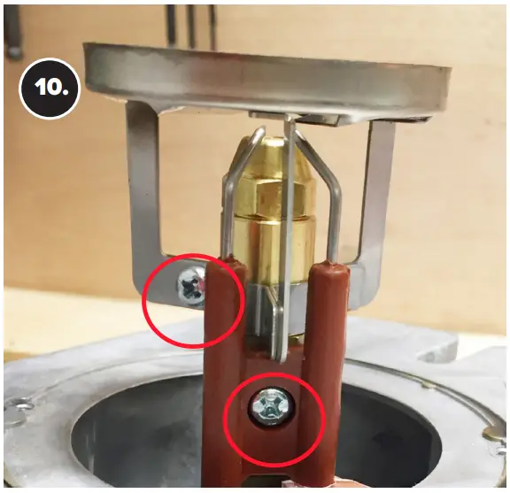 REPLACING THE FILTER
